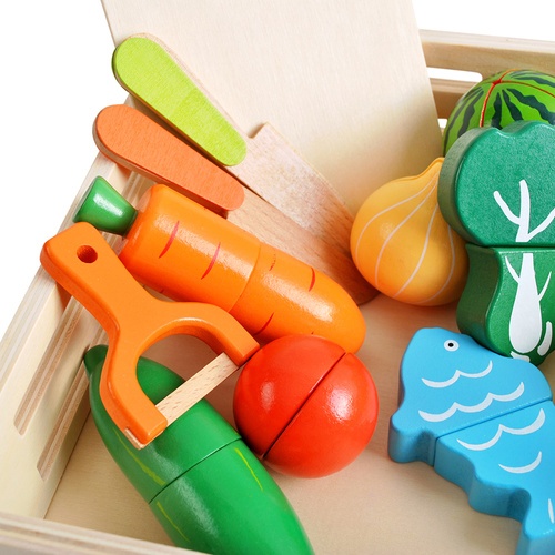 Puidust lõikelaud ja mängu köögiviljade komplekt image 9