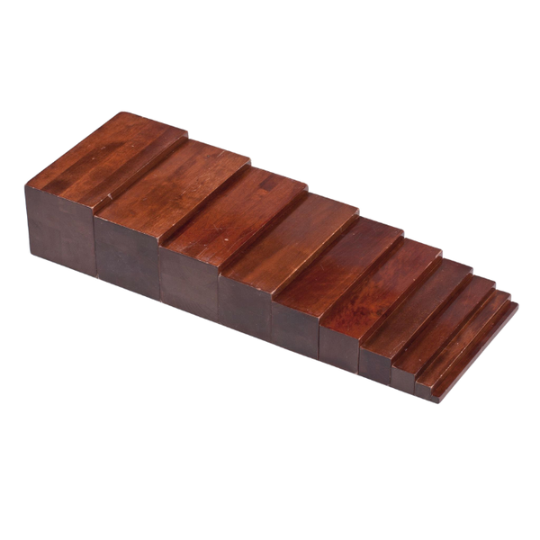 Montessori pruun trepp